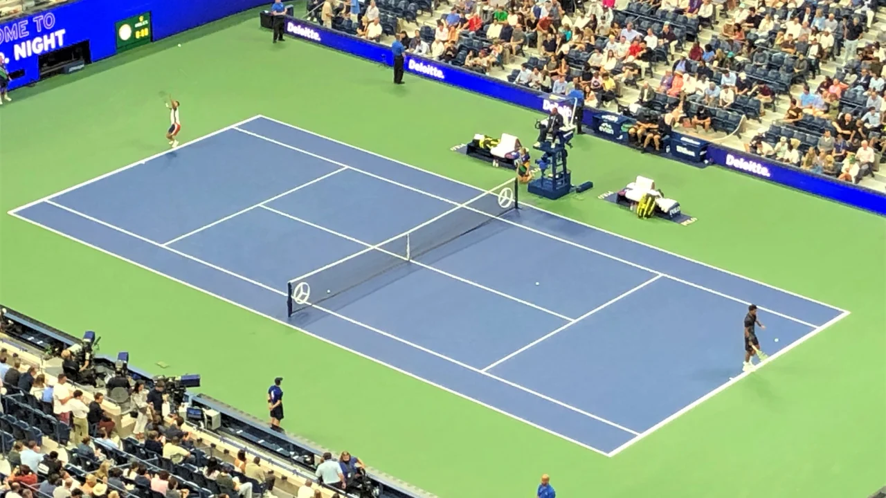 Carlos Alcaraz durante un partido en el Arthur Ashe Stadium del US Open.