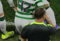 Callum McGregor, capitán del Celtic, durante un partido con su equipo.