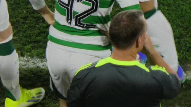 Callum McGregor, capitán del Celtic, durante un partido con su equipo.