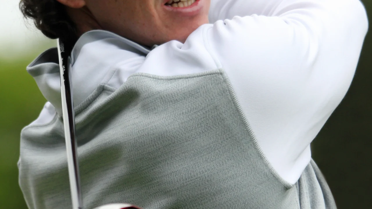 Rory McIlroy durante el BMW PGA Championship en el campo de Wentworth, Inglaterra.