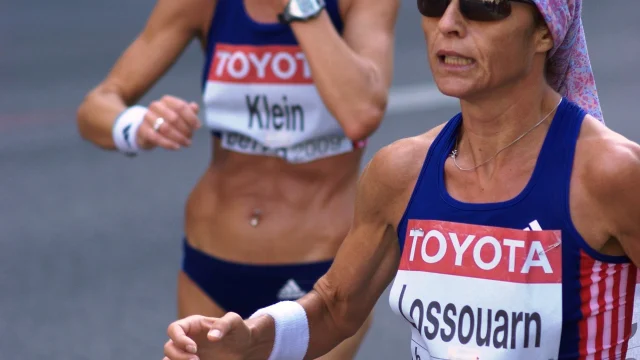Agnes Ngetich celebrando su victoria en el medio maratón del Mundial de Ruta en Copenhague.