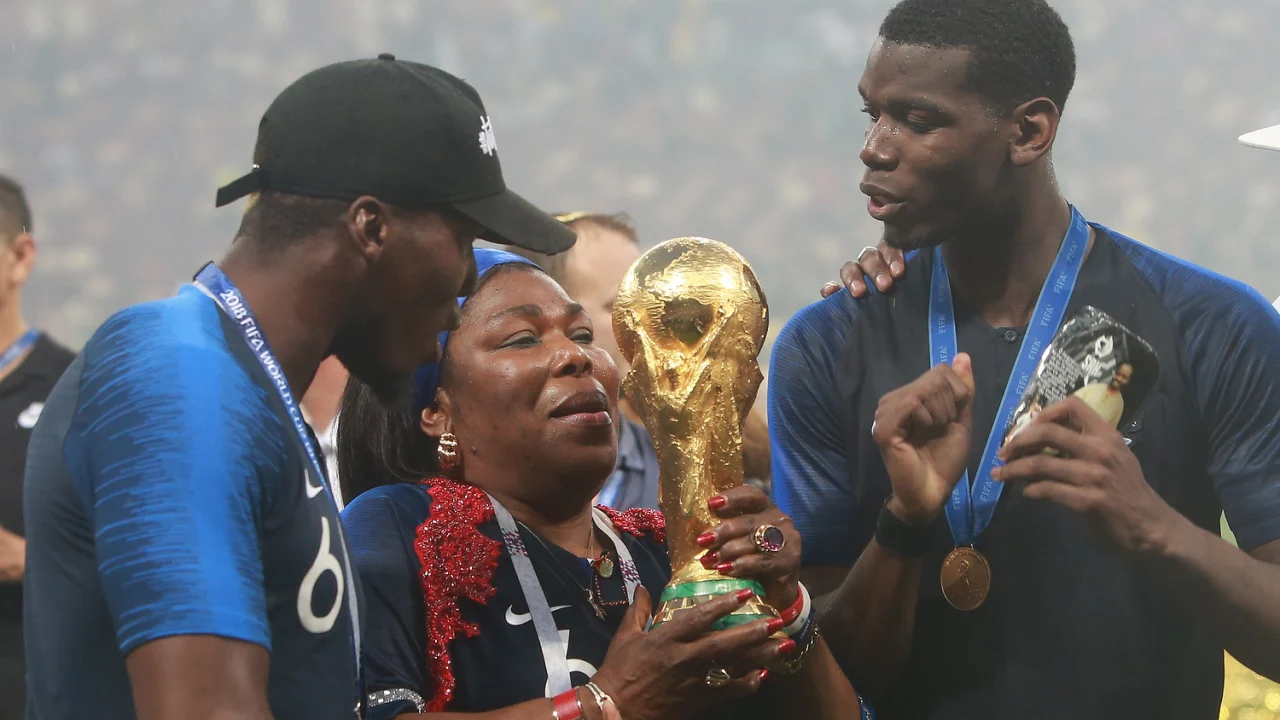 Paul Pogba, mediocampista francés, durante un partido de fútbol.