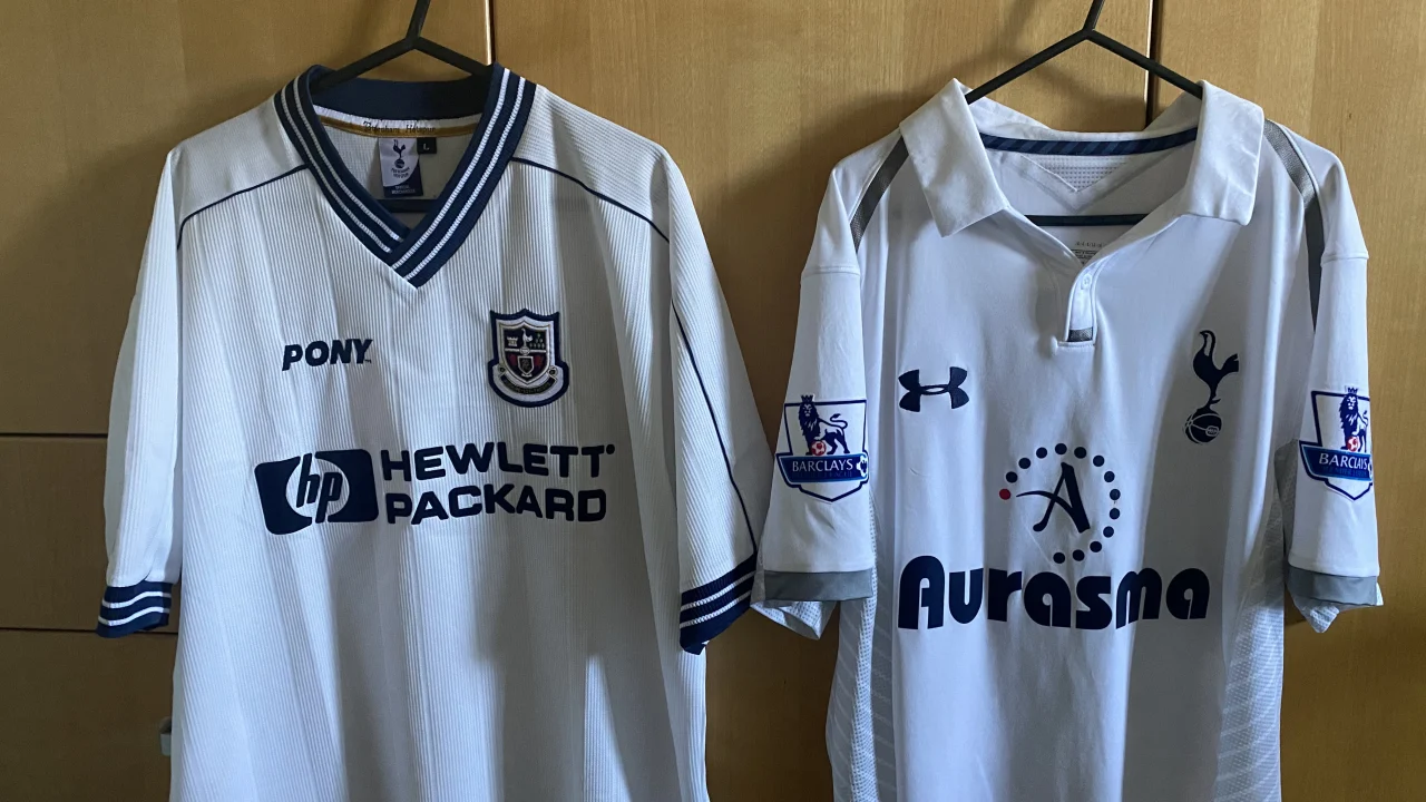 Richarlison vistiendo la camiseta de Tottenham Hotspur durante un partido.