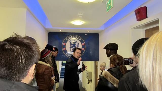 Romeo Lavia, mediocampista belga de Chelsea, durante un partido de la Premier League.