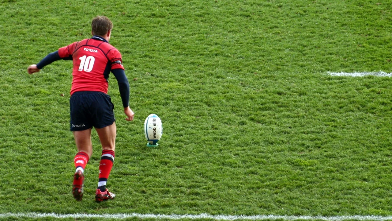 Ronan O'Gara, entrenador de La Rochelle, durante un partido de rugby en el estadio del club francés.