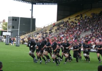 El flanker argentino Juan Martín González en acción con Saracens.