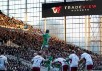 Archie van der Flier, pilar de Leicester Tigers, durante un partido de la Premiership.