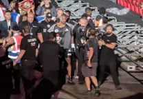 Daniel Dubois y Fabio Wardley frente a frente durante el pesaje en Londres.