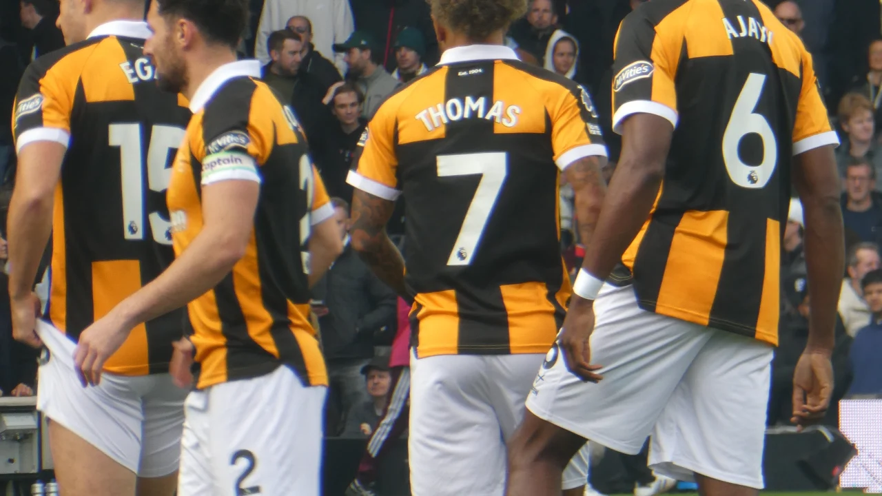 Oli McBurnie, delantero del Hull City, durante un partido con su equipo.