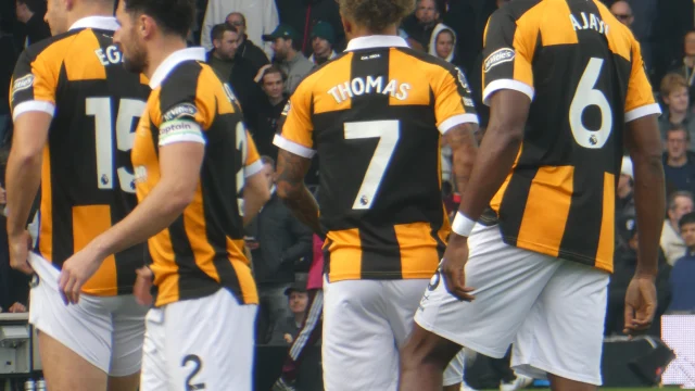 Oli McBurnie, delantero del Hull City, durante un partido con su equipo.