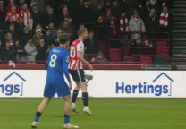 Finn Jeltsch, defensor del Stuttgart, durante un partido de la Bundesliga.