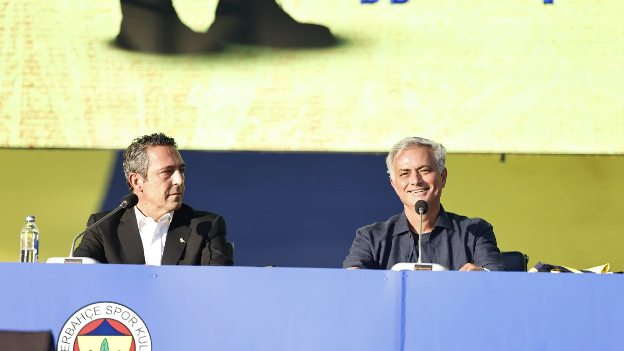José Mourinho, entrenador del Real Madrid, durante un partido de La Liga.