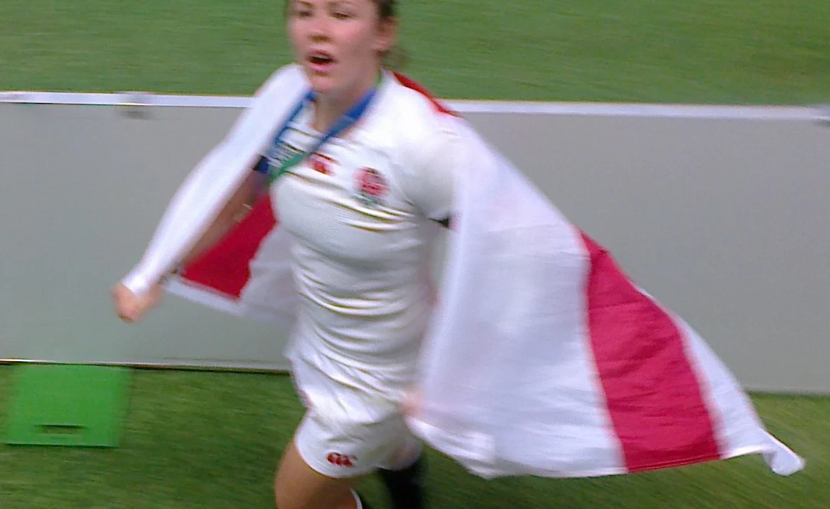 Marlie Packer, delantera de Inglaterra, en acción con la camiseta de las Red Roses.