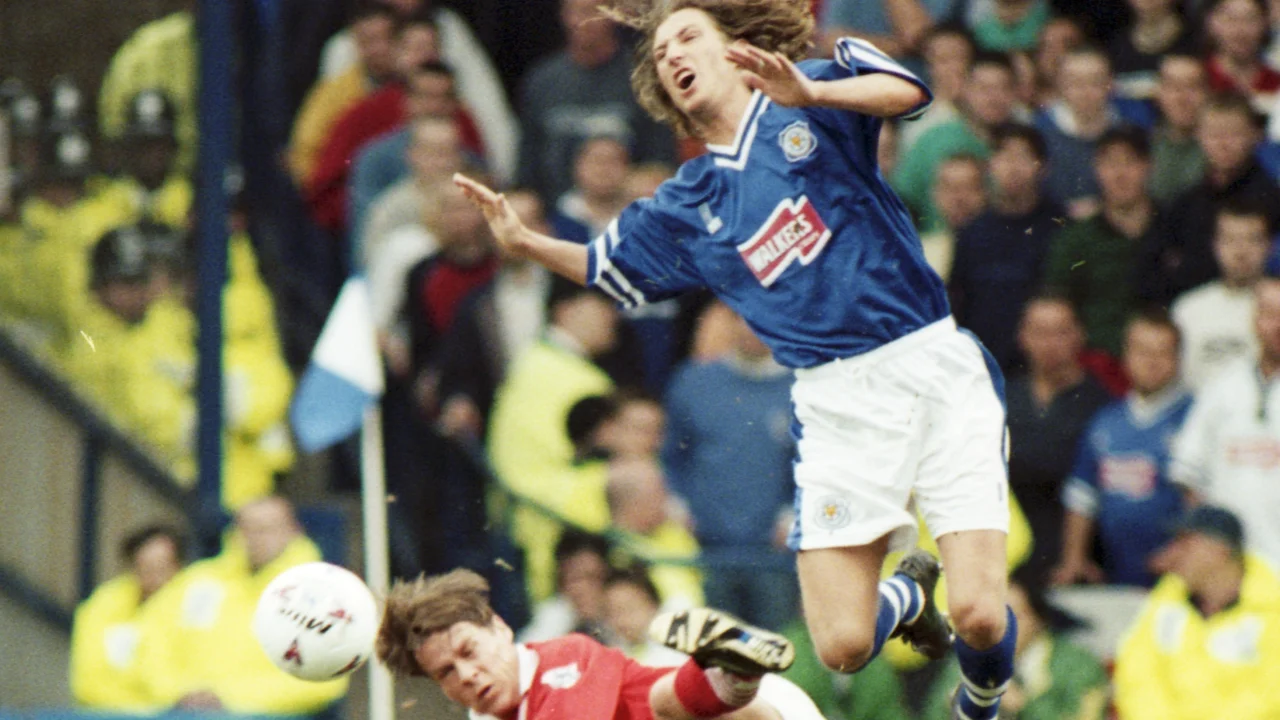Robbie Savage, entrenador de Peterborough United, durante un partido de la Jersey Mike's Trophy.