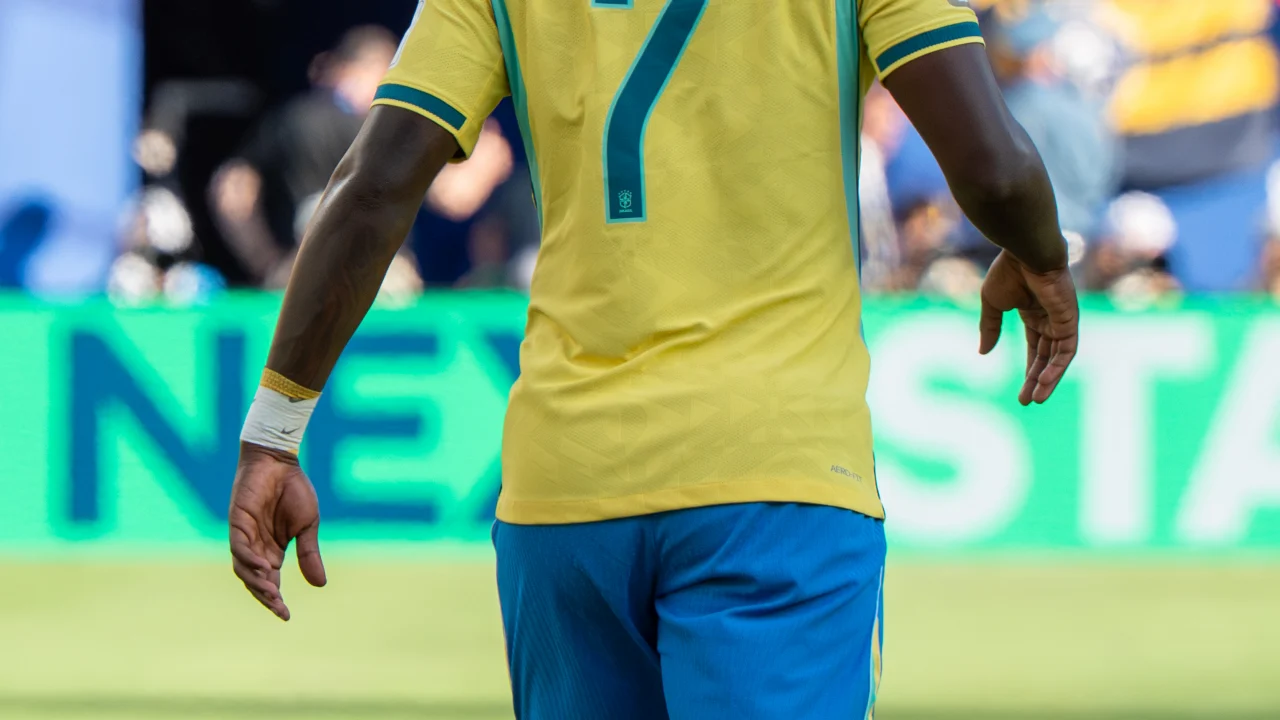 Vinicius Junior con la camiseta del Real Madrid durante un partido de La Liga.
