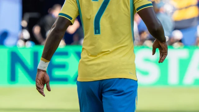 Vinicius Junior con la camiseta del Real Madrid durante un partido de La Liga.